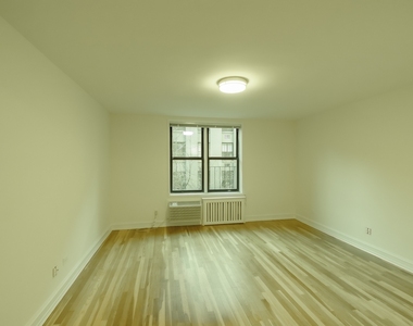 151 West 16th Street - Photo Thumbnail 0