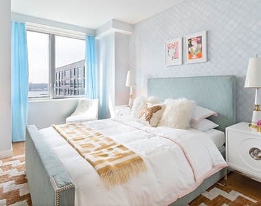 606 West 57th Street - Photo Thumbnail 2