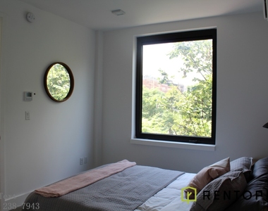 125 Borinquen Pl - Photo Thumbnail 9