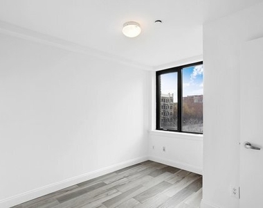 41 Avenue C - Photo Thumbnail 4