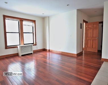 305 Convent - Renovated 3 Bed/2Bath Stunner - Photo Thumbnail 0