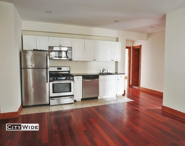 305 Convent - Renovated 3 Bed/2Bath Stunner - Photo Thumbnail 1