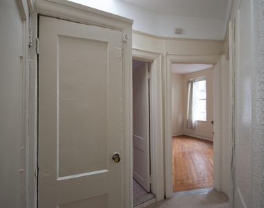 306 Montgomery St - Photo Thumbnail 2