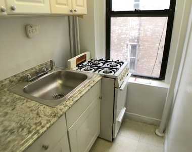 E 58 St. - Photo Thumbnail 4