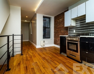 867 Knickerbocker Ave - Photo Thumbnail 0