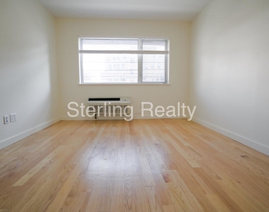 2315 Astoria Blvd - Photo Thumbnail 6