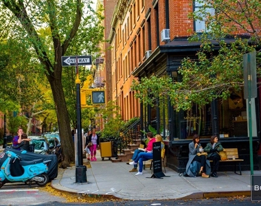 West 11th Street - Photo Thumbnail 0