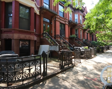 212 Hancock Street - Photo Thumbnail 7