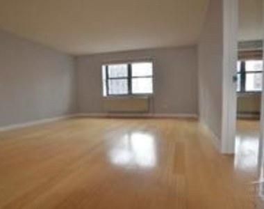 516 West 47th Street - Photo Thumbnail 4