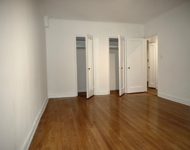 919 Park Place - Photo Thumbnail 6