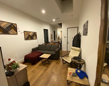 642 Leonard Street - Photo Thumbnail 7