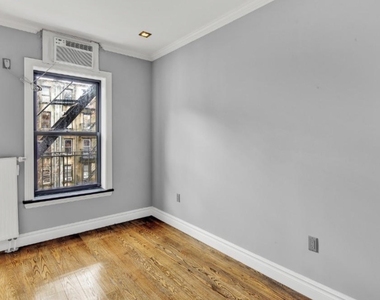 East Village 2nd Ave 3br 2ba  - Photo Thumbnail 4