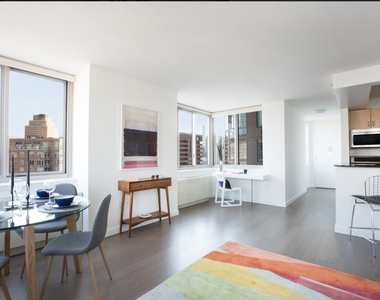 2 Bedroom on 10TH Avenue  - Photo Thumbnail 2