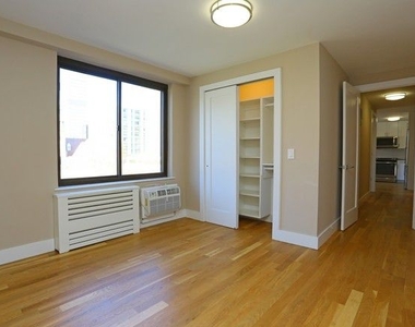 792 Columbus Avenue - Photo Thumbnail 2