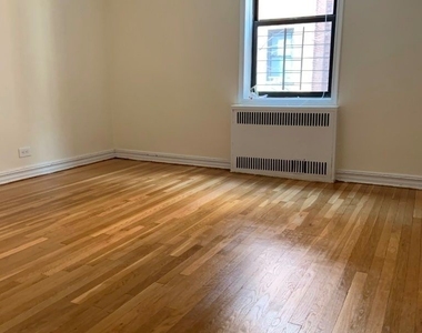 Beautiful Renovated 1BR Sunnyside Apartment - Photo Thumbnail 2