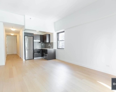 222 East 39th Street - Photo Thumbnail 5