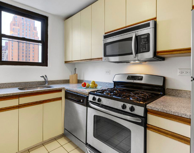 333 East 49th Street  - Photo Thumbnail 4