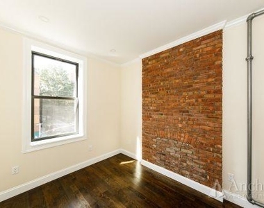 1379 Lexington Avenue - Photo Thumbnail 4