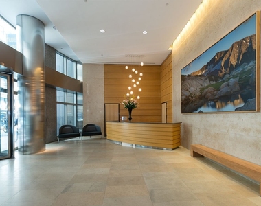 150 East 44th Street - Photo Thumbnail 5