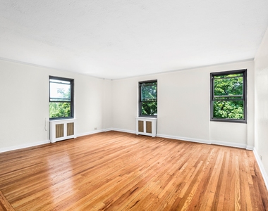 2728 Henry Hudson Parkway East - Photo Thumbnail 3