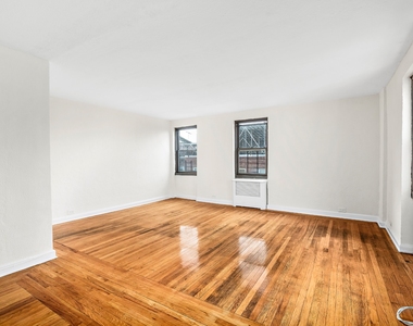 2728 Henry Hudson Parkway East - Photo Thumbnail 1