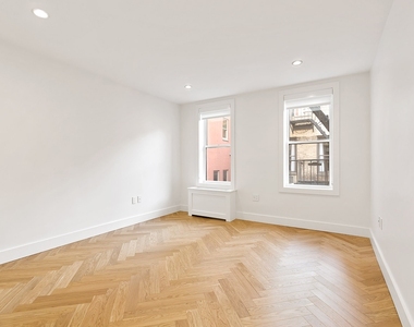 220 West 24th St - Photo Thumbnail 5