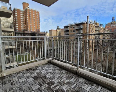 West 92 St  - Photo Thumbnail 4