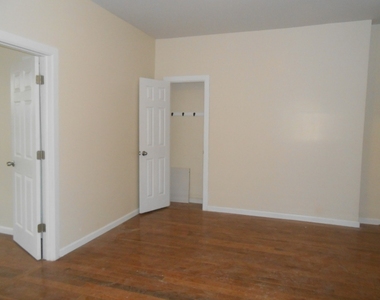 824 Albany Ave - Photo Thumbnail 4