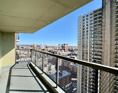 111 Wadsworth Avenue - Photo Thumbnail 4