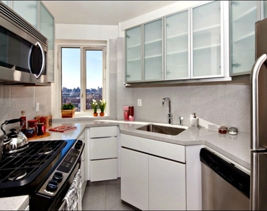 E 15 - Photo Thumbnail 3