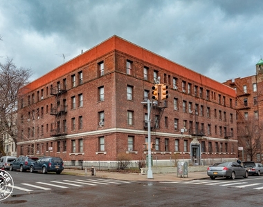 170 New York Ave - Photo Thumbnail 9