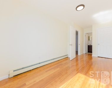 238 Macdougal St - Photo Thumbnail 7