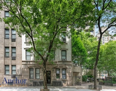 241 east 46th street  - Photo Thumbnail 4