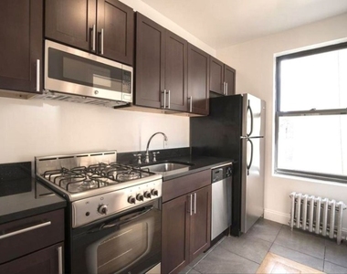 207-209 West 11th St - Photo Thumbnail 1