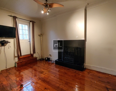 301 Vanderbilt Avenue - Photo Thumbnail 2