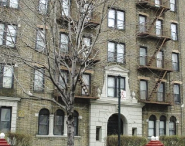 410 Eastern Parkway - Photo Thumbnail 2