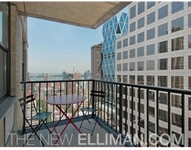 230 West 55th St - Photo Thumbnail 0