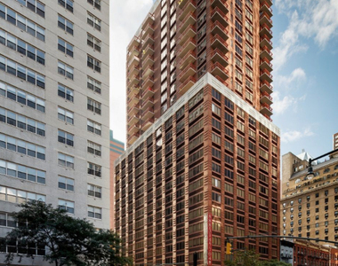 260 West 52nd Street - Photo Thumbnail 4