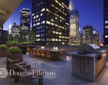 200 East 39th St - Photo Thumbnail 2