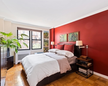 333 East 34th St - Photo Thumbnail 2