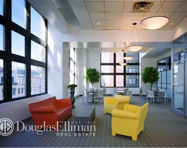 200 East 87th St - Photo Thumbnail 2