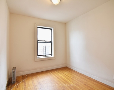 555 West 151st Street - Photo Thumbnail 2