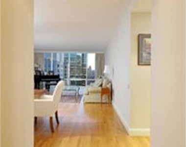 641 Fifth Avenue - Photo Thumbnail 2