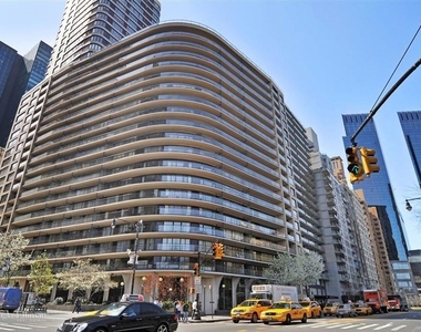 200 Central Park South - Photo Thumbnail 0