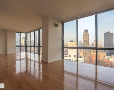 360 East 57th Street - Photo Thumbnail 0