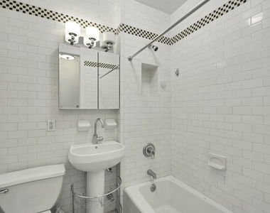 426 West 49th Street - Photo Thumbnail 4