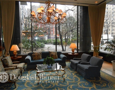 300 East 75th St - Photo Thumbnail 4