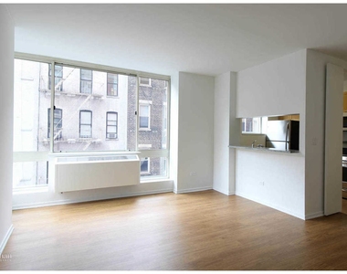 305 West 50th St - Photo Thumbnail 2