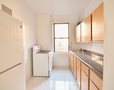 585 Isham Street - Photo Thumbnail 1