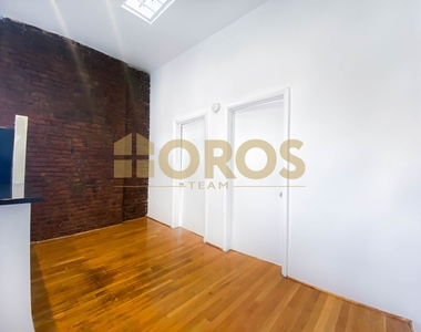 40 Clinton Street - Photo Thumbnail 3